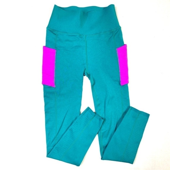 Fabletics High-Waisted Sculptknit Pocket Legging - Picture 2 of 9